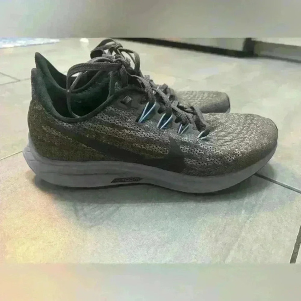 Nike Men's Dark Grey Knit Running Sneakers
